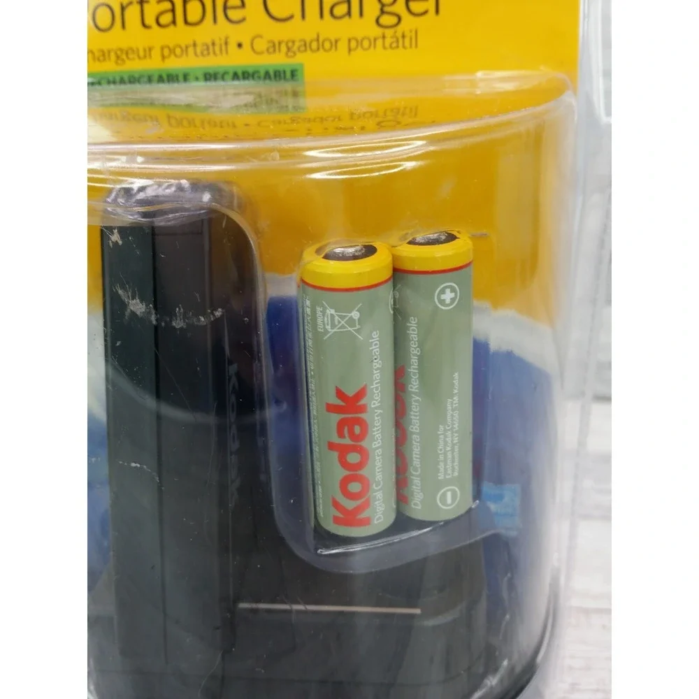 Kodak Portable Charger KP100-C Ni-MH 2500MAH 1.2V NEW In Box NIB